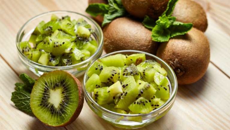 Health Benefits of eating kiwi