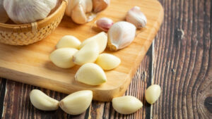 Benefits Of Eating A Raw Garlic Clove