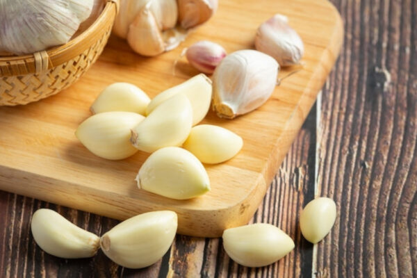 Benefits Of Eating A Raw Garlic Clove