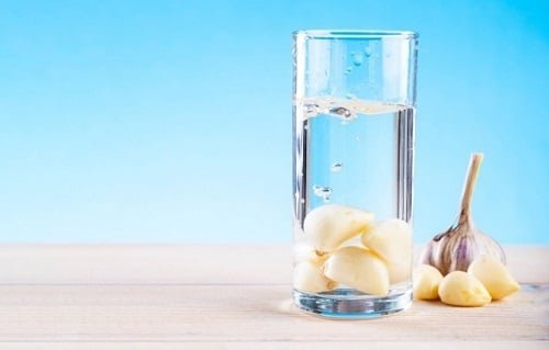 Benefits of drinking garlic in hot water